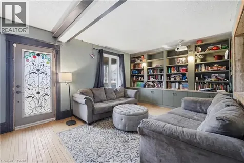 54 Evan Street Welland ON L3B 3V5