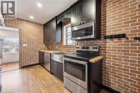 54 Evan Street Welland ON L3B 3V5