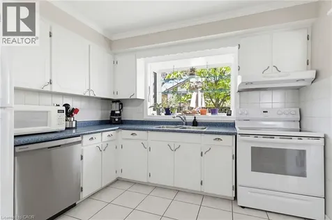 118 Napoli Drive Hamilton ON L9C 6X2
