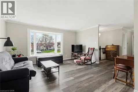 118 Napoli Drive Hamilton ON L9C 6X2