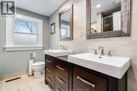 122 Augustine Kingsville ON N9Y 1C5