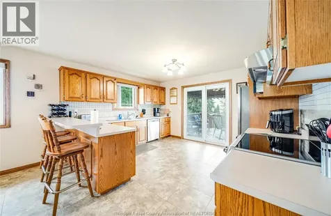 313 Applewood Kingsville ON N9Y 3Y7