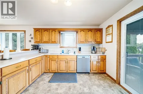 313 Applewood Kingsville ON N9Y 3Y7