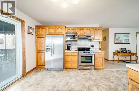 313 Applewood Kingsville ON N9Y 3Y7