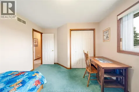 313 Applewood Kingsville ON N9Y 3Y7