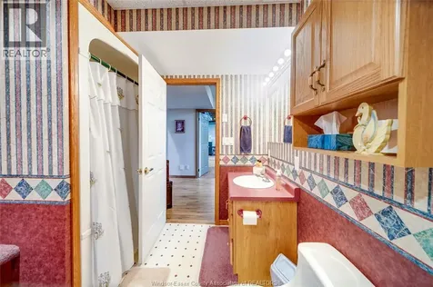 313 Applewood Kingsville ON N9Y 3Y7