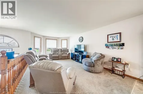 313 Applewood Kingsville ON N9Y 3Y7