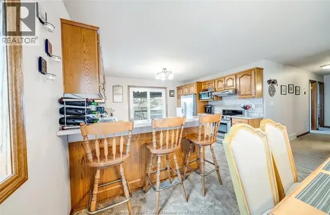 313 Applewood Kingsville ON N9Y 3Y7
