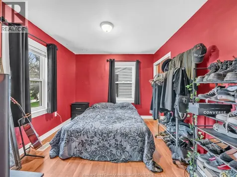 3422 Barrymore Windsor ON N9C 1V1
