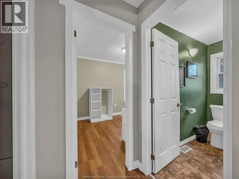 3422 Barrymore Windsor ON N9C 1V1