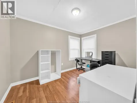 3422 Barrymore Windsor ON N9C 1V1