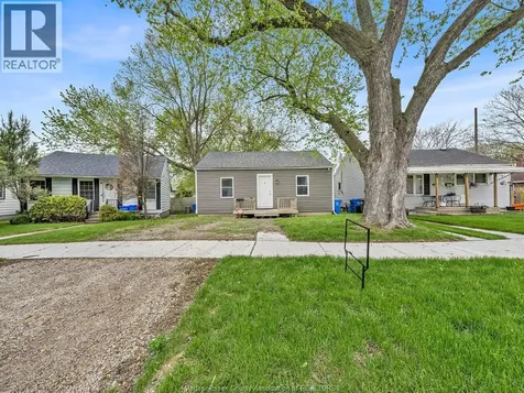 3422 Barrymore Windsor ON N9C 1V1