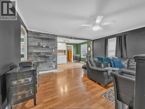 3422 Barrymore Windsor ON N9C 1V1