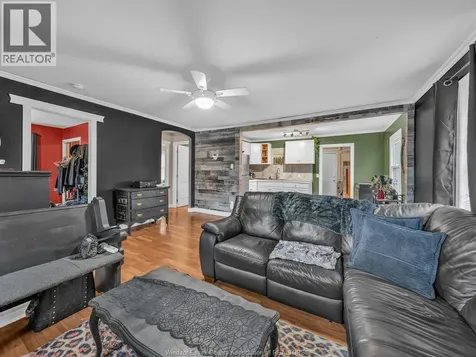 3422 Barrymore Windsor ON N9C 1V1