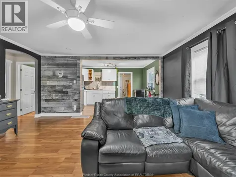 3422 Barrymore Windsor ON N9C 1V1