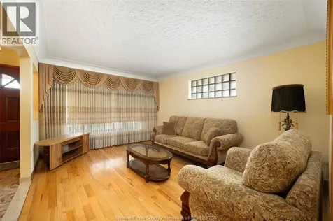 1639 Langlois Avenue Windsor ON N8X 4M4