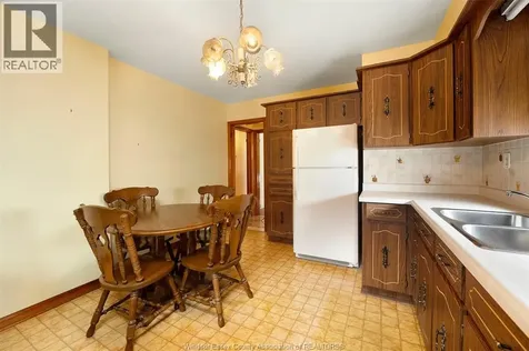 1639 Langlois Avenue Windsor ON N8X 4M4