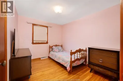 1639 Langlois Avenue Windsor ON N8X 4M4