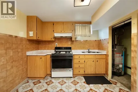 1639 Langlois Avenue Windsor ON N8X 4M4