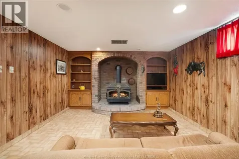 1639 Langlois Avenue Windsor ON N8X 4M4