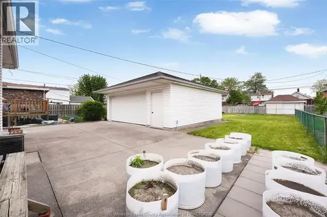 1639 Langlois Avenue Windsor ON N8X 4M4