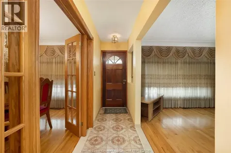 1639 Langlois Avenue Windsor ON N8X 4M4