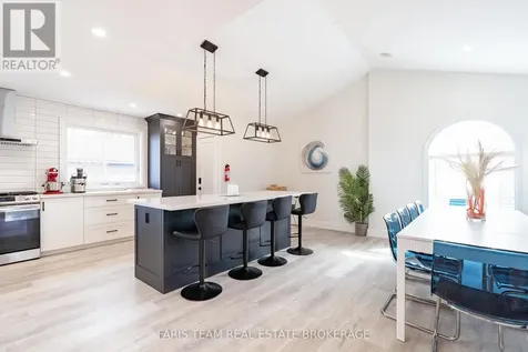 60 River Avenue Crescent Wasaga Beach ON L9Z 2K6