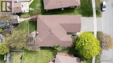 44 Blackfriar Lane Brantford ON N3R 7L3
