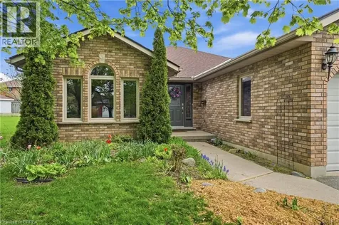 44 Blackfriar Lane Brantford ON N3R 7L3