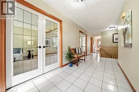 44 Blackfriar Lane Brantford ON N3R 7L3