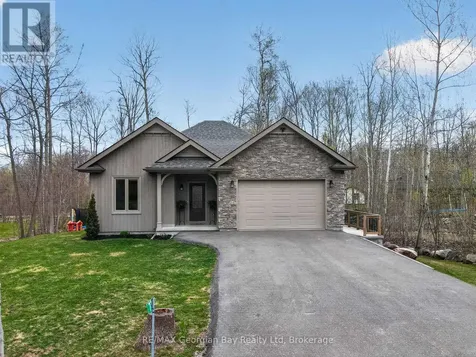 73 Polish Avenue Penetanguishene ON L9M 1W8