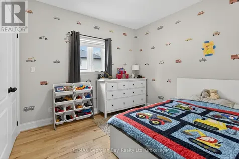 73 Polish Avenue Penetanguishene ON L9M 1W8
