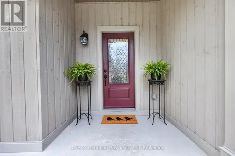 73 Polish Avenue Penetanguishene ON L9M 1W8