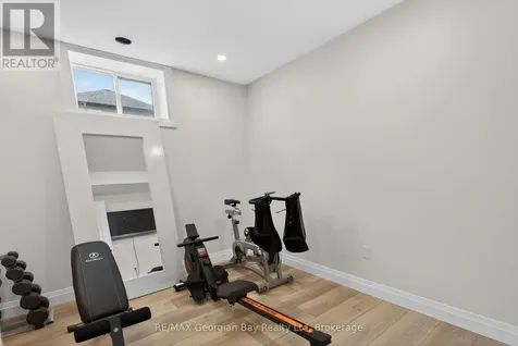 73 Polish Avenue Penetanguishene ON L9M 1W8