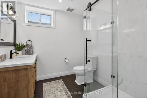 73 Polish Avenue Penetanguishene ON L9M 1W8