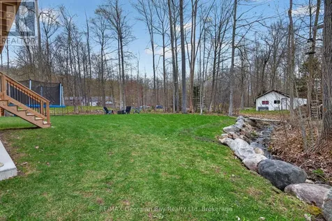 73 Polish Avenue Penetanguishene ON L9M 1W8