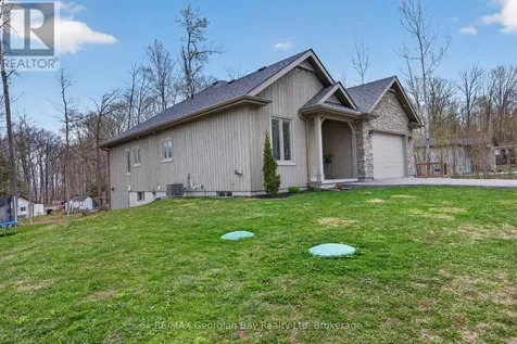 73 Polish Avenue Penetanguishene ON L9M 1W8
