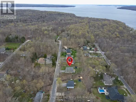 73 Polish Avenue Penetanguishene ON L9M 1W8