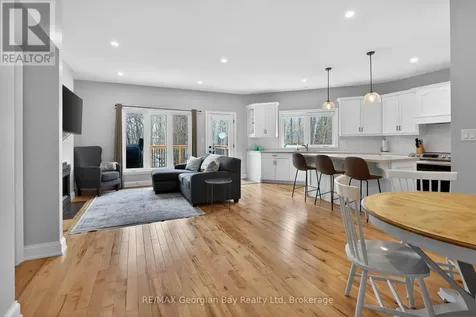 73 Polish Avenue Penetanguishene ON L9M 1W8