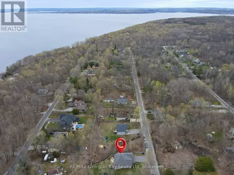 73 Polish Avenue Penetanguishene ON L9M 1W8