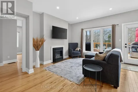 73 Polish Avenue Penetanguishene ON L9M 1W8