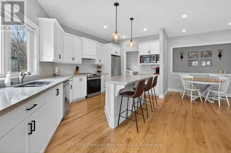73 Polish Avenue Penetanguishene ON L9M 1W8