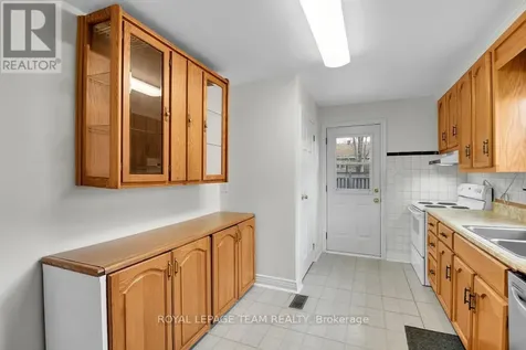 1104 Apolydor Avenue Ottawa ON K1H 8B2