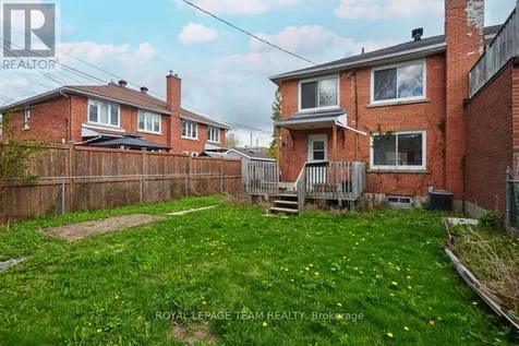 1104 Apolydor Avenue Ottawa ON K1H 8B2