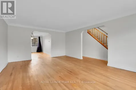 1104 Apolydor Avenue Ottawa ON K1H 8B2