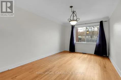 1104 Apolydor Avenue Ottawa ON K1H 8B2