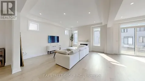 97 Halldorson Avenue Aurora ON L4G 0C5