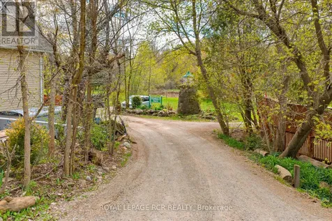 13 Old Pavilion Road Caledon ON L7C 3J8