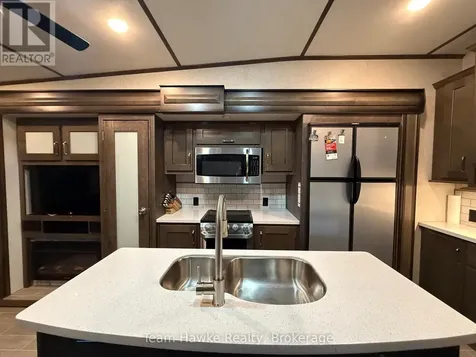 2920 Old Penetanguishene Road Springwater ON L0L 1P0