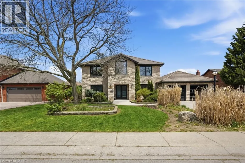 176 Albion Falls Boulevard Hamilton ON L8W 1R6